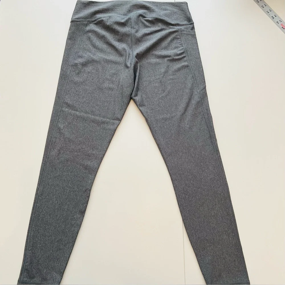 Under Armour Women’s Grey Compression HeatGear Leggings Size XL